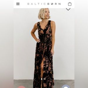 NWT — Lennon Velvet Maxi Dress, Large